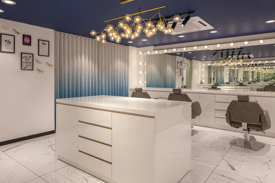 Amaya styling station with illuminated mirrors