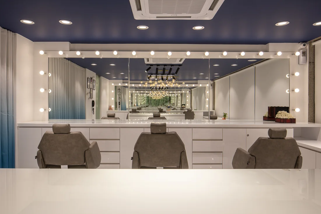 Amaya mirror wall and styling stations